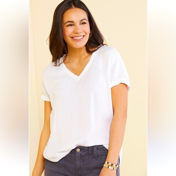 CLOTH & STONE White V Neck Relaxed fit Basic Woven Tee - Picture 1 of 6